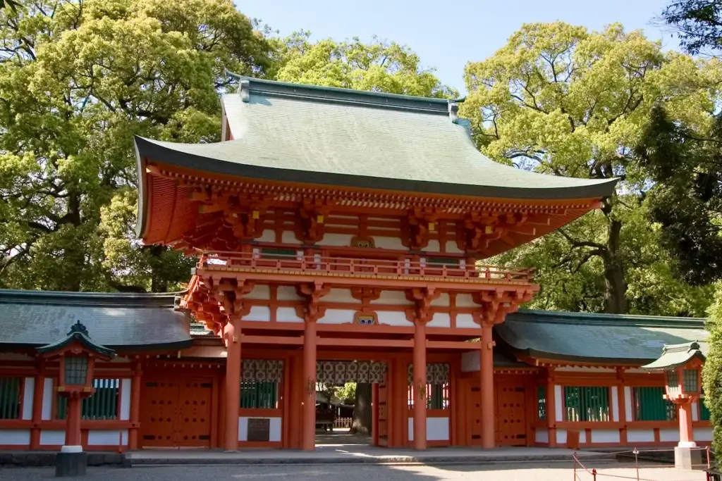 Romon gate of Musashi Ichinomiya Hikawa Jinja in Omiya, Saitama.